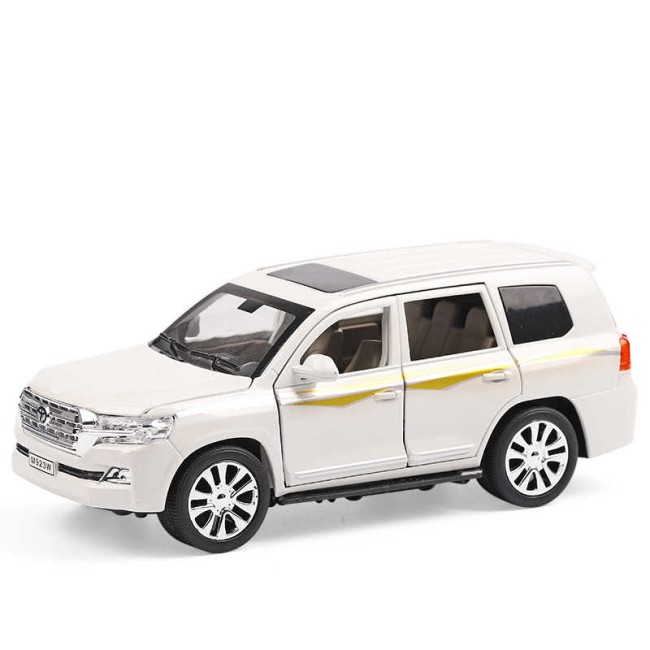 Металлическая модель Toyota Land Cruiser White 1:24 (свет, звук, инерция) - M923V